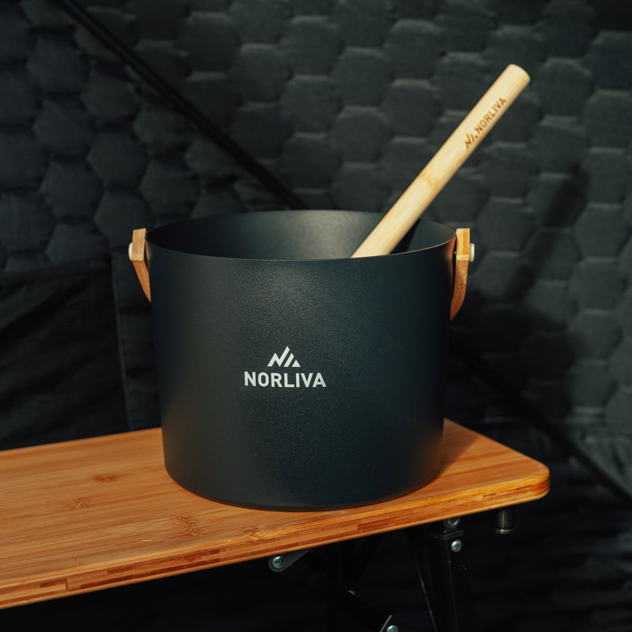 Accessoires de sauna : pierres de sauna, seau de sauna + louche, thermomètre, sablier de sauna