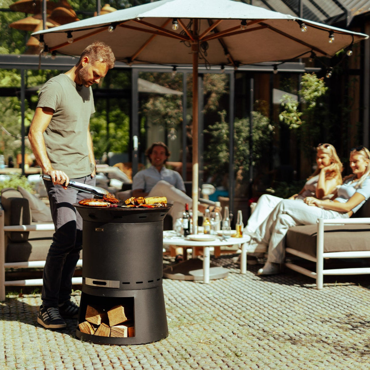 Set : Skara Pluss + Couvercle + Barbecue avec plaques de cuisson + Accessoire de four à pizza
