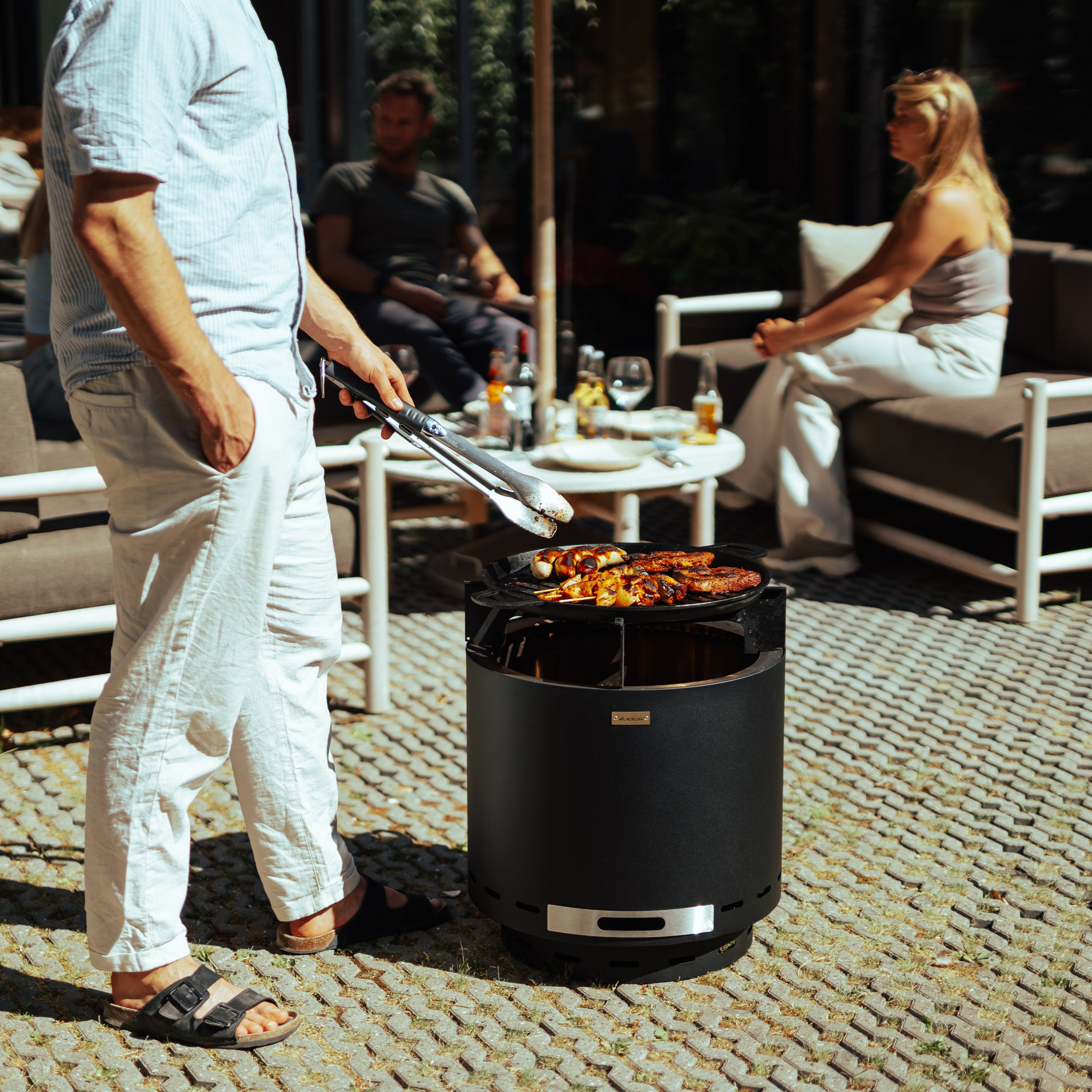 Ensemble : Skara + couvercle + grille en fonte