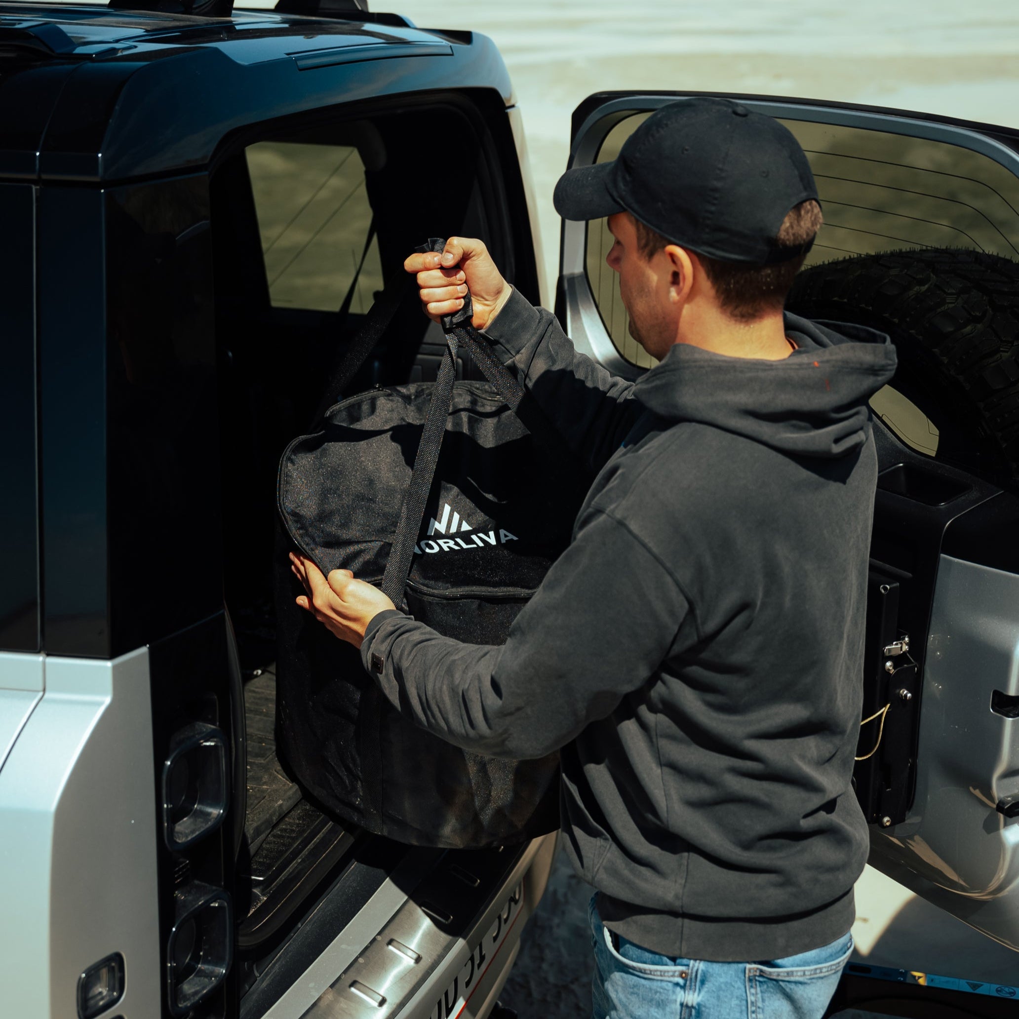 Ensemble : Skara + couvercle + grille en fonte