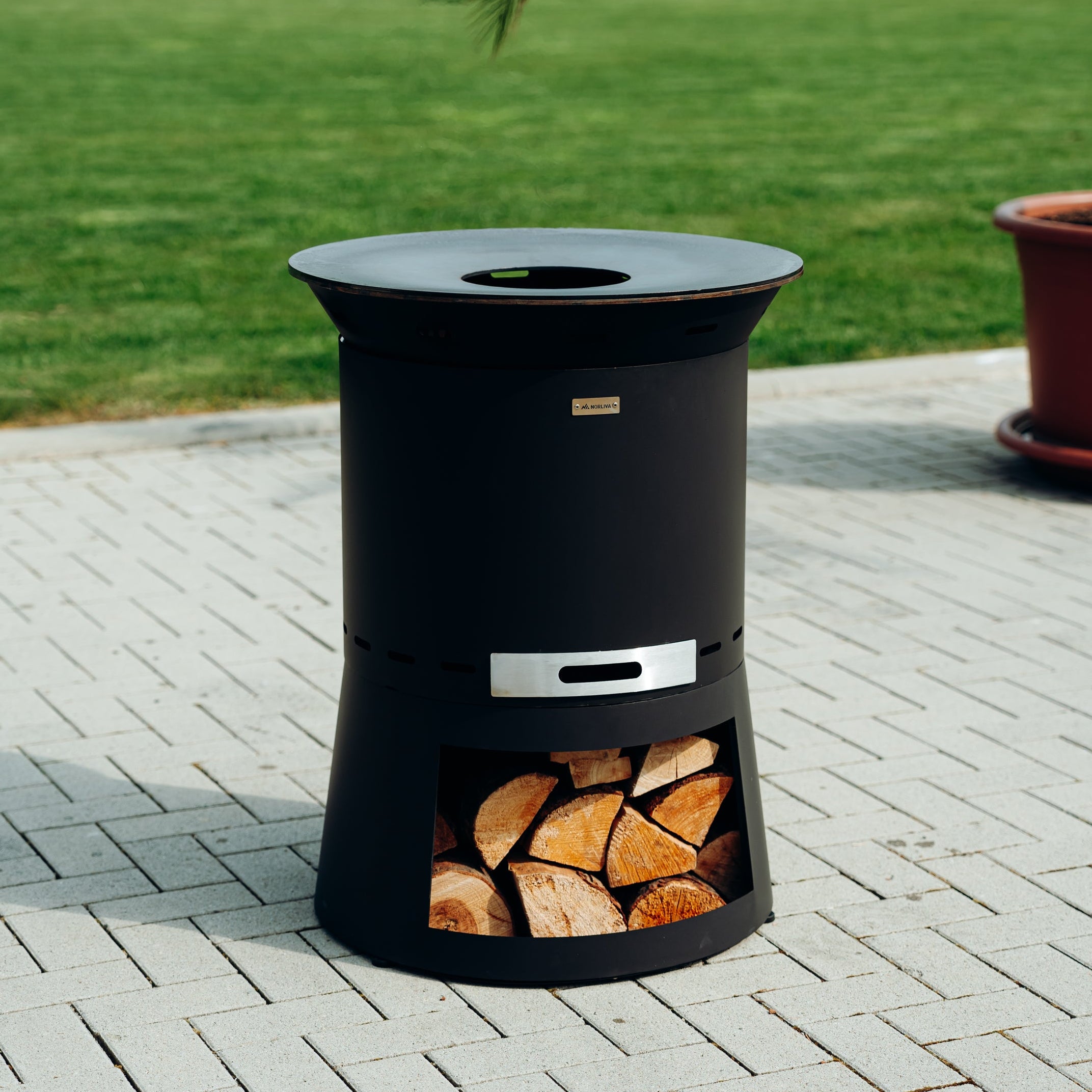 Set : Skara Pluss + Couvercle + Barbecue avec plaques de cuisson + Accessoire de four à pizza