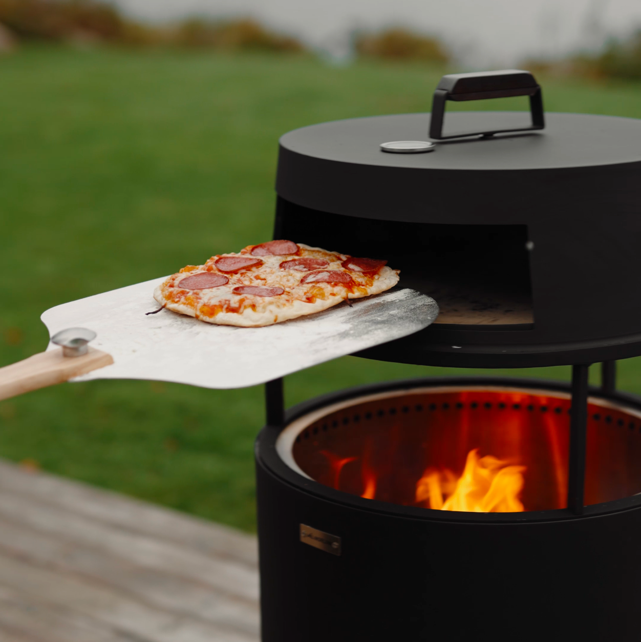 Set : Skara + Couvercle + Grille à plaques de cuisson + Accessoire pour four à pizza