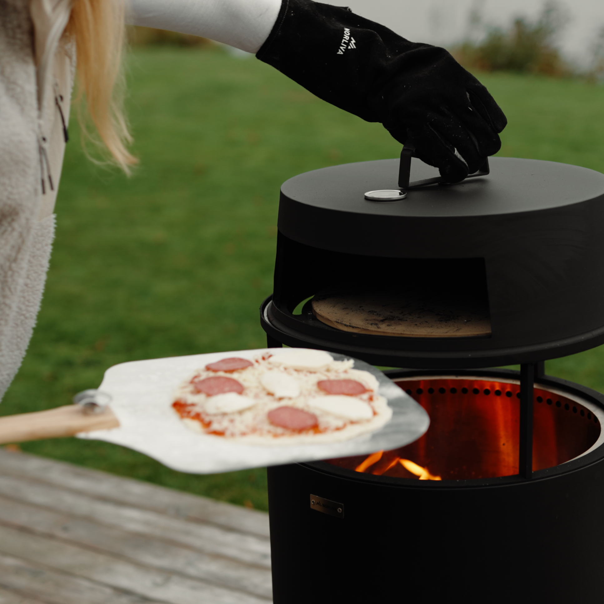 Set: Skara Pluss + Deckel + Feuerplatten-Grill + Pizzaofen-Aufsatz