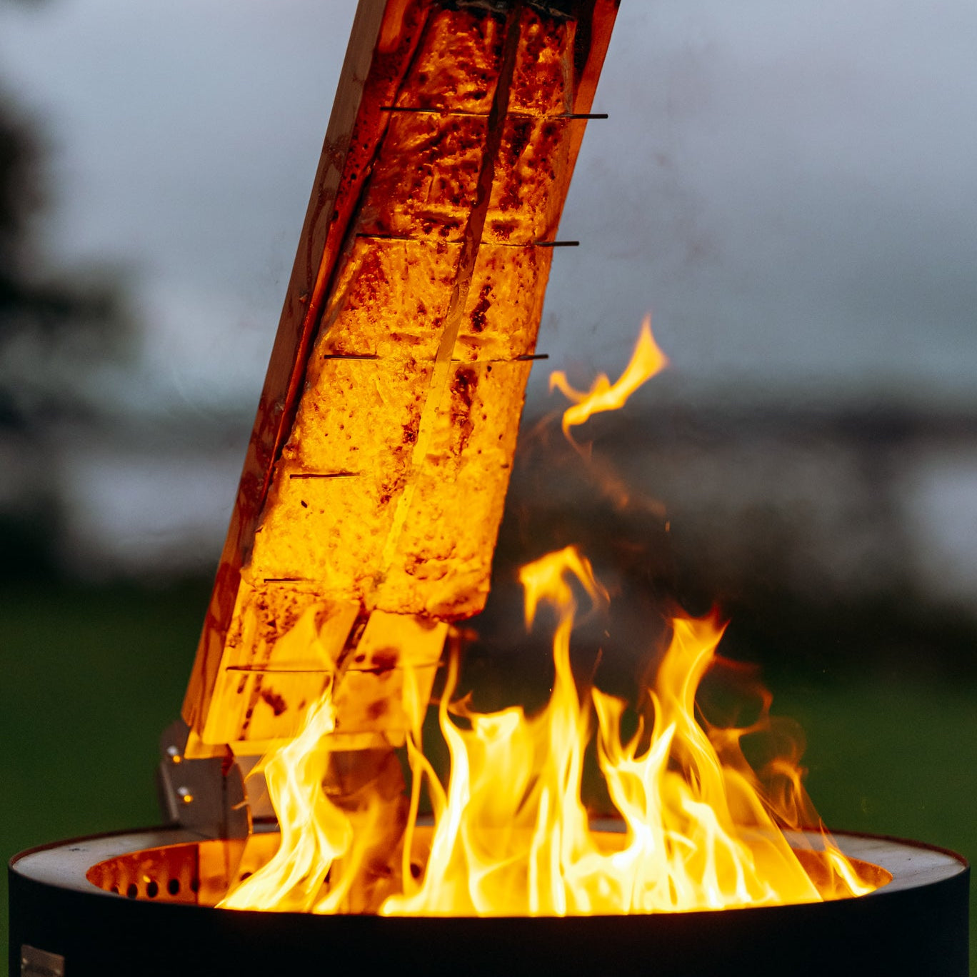 Set : Skara Pluss + planche à saumon flambé