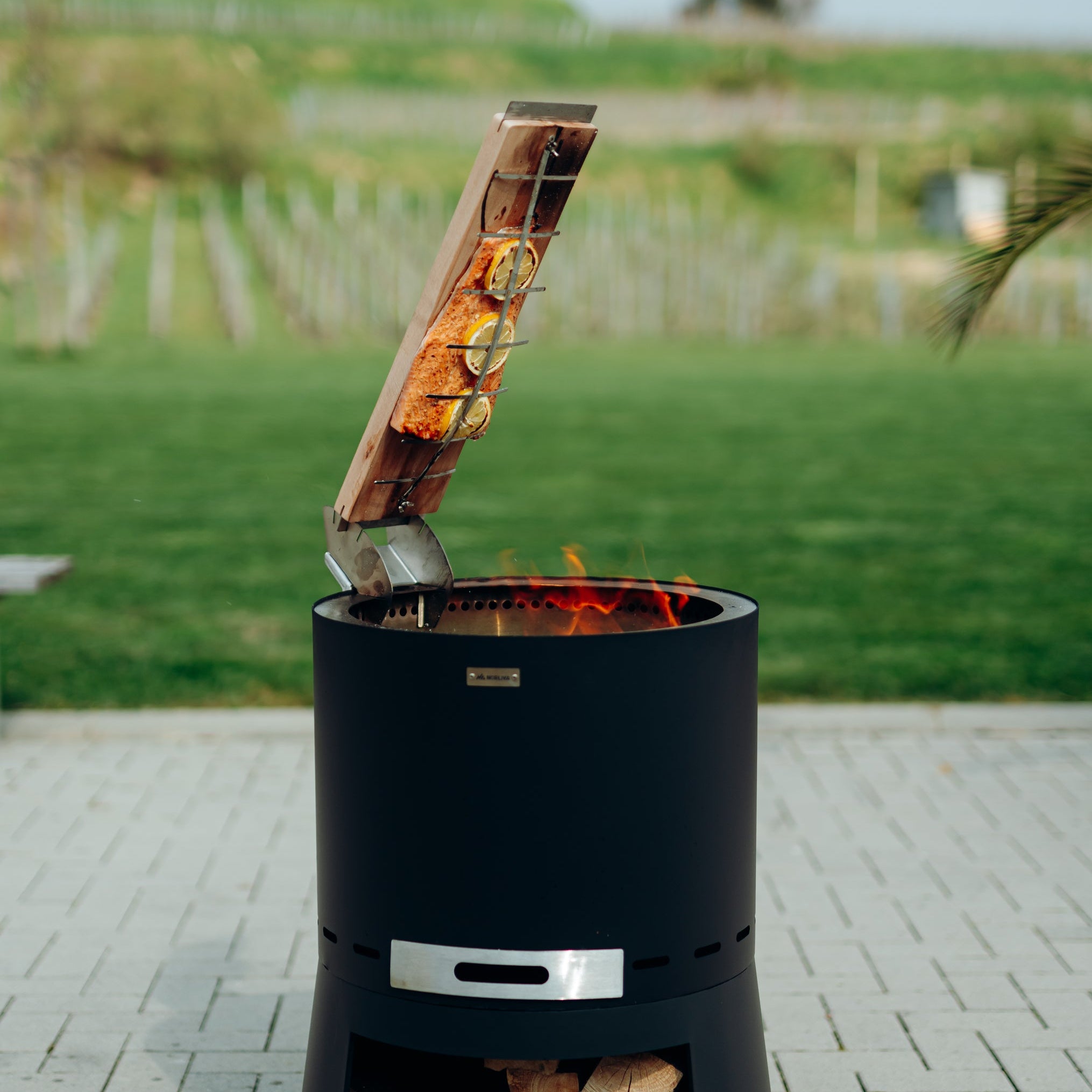 Set : Skara Pluss + planche à saumon flambé